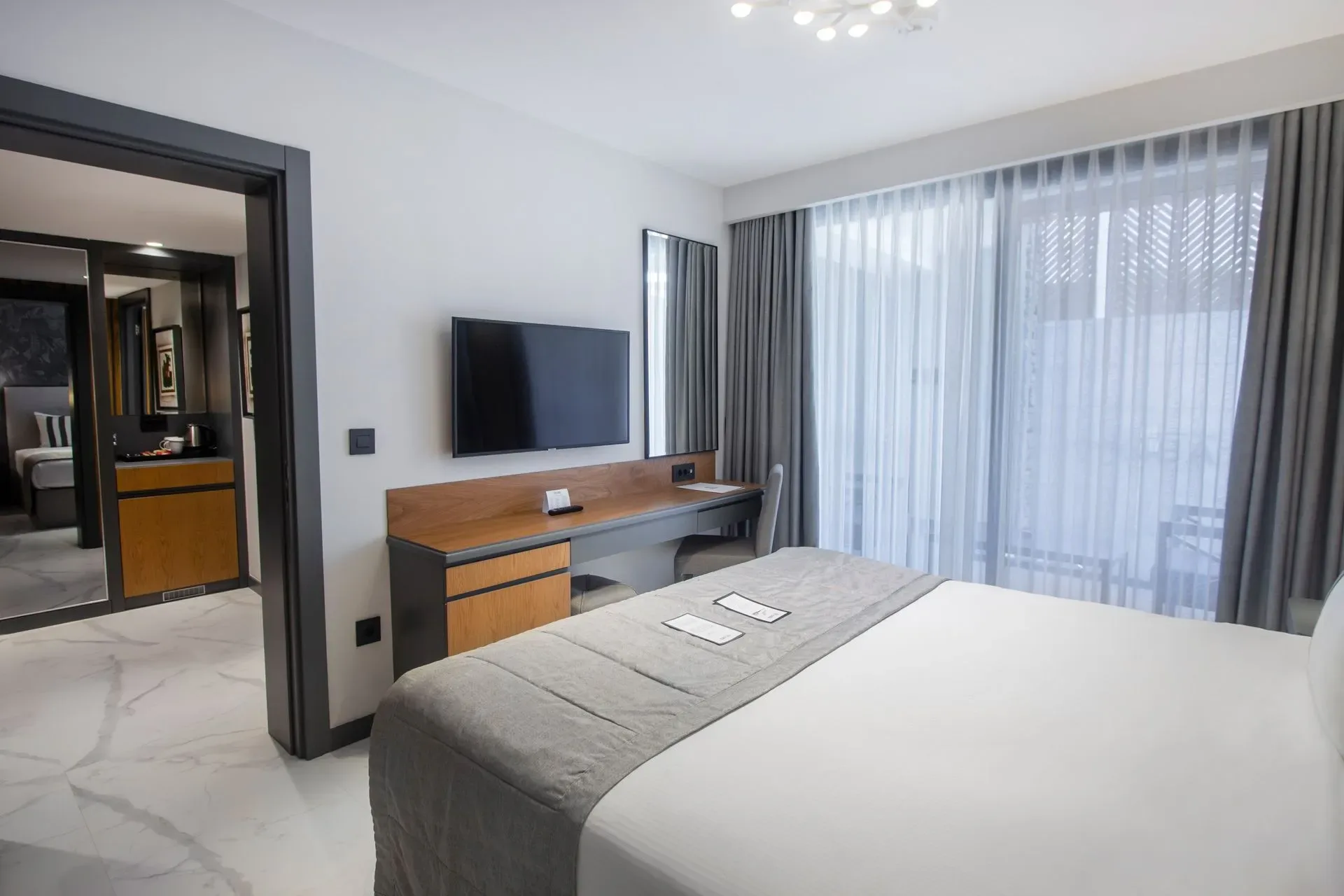 Corner Suite